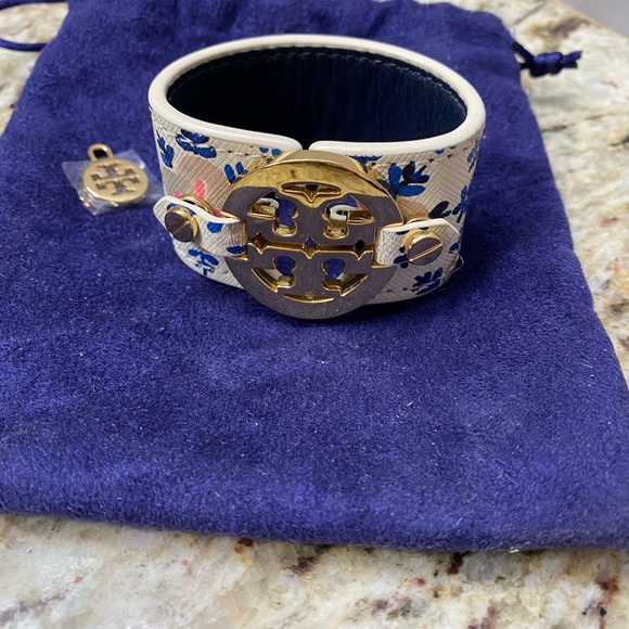 Tory Burch Jewelry - Tory Burch bracelet cuff. Size small. Excellent condition.